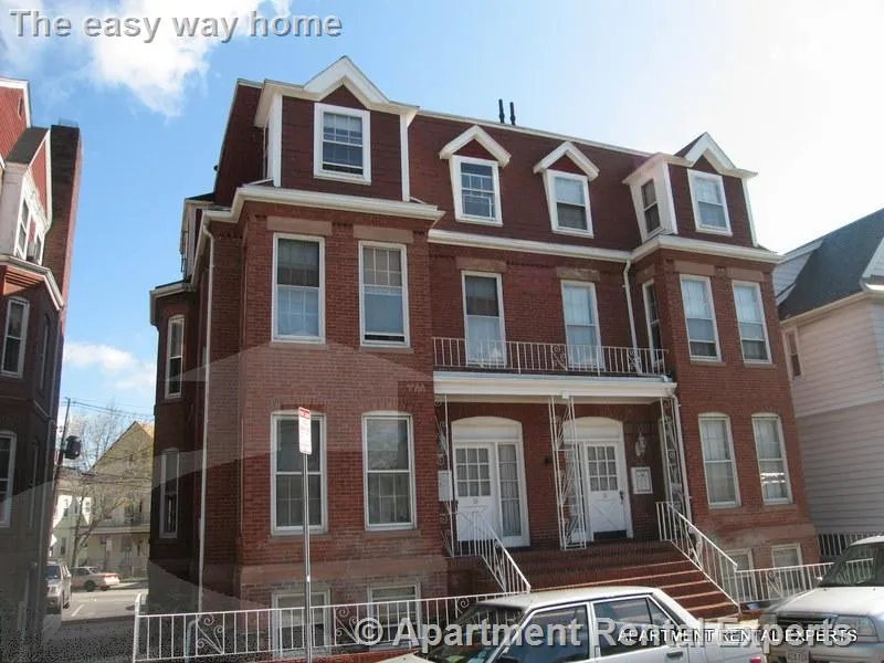 15 Highland Ave, Prospect Hill