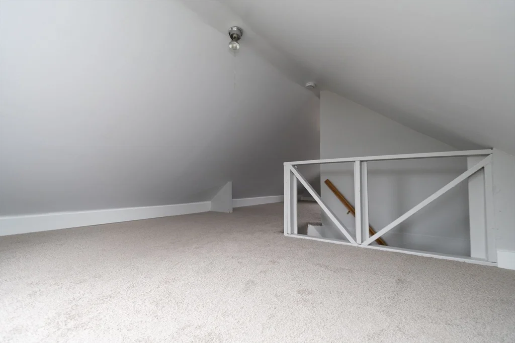 7 Central St, Hudson