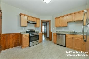 11 Parkton Rd, Jamaica Plain