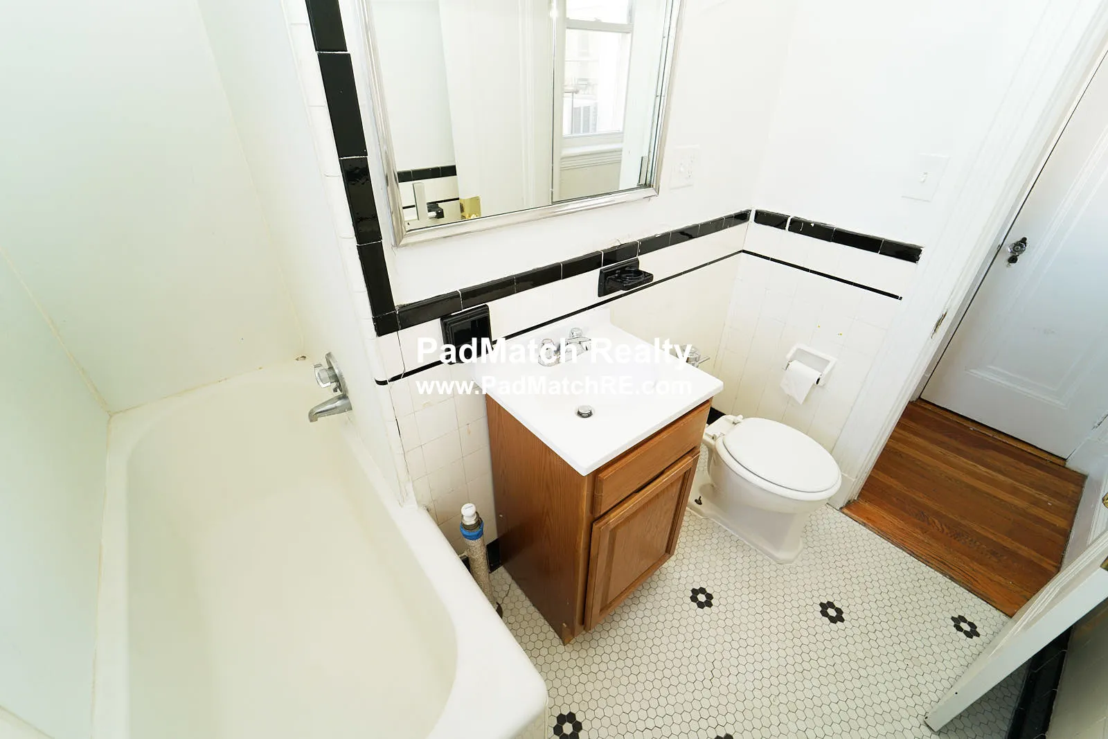 1810 Commonwealth Ave, Brighton