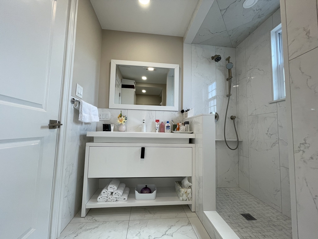 20 Trevalley Rd, Revere