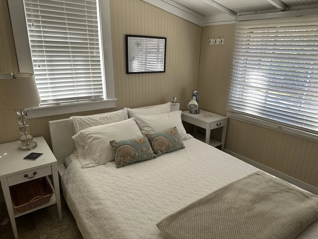 3 Foxglove Dr, Manomet