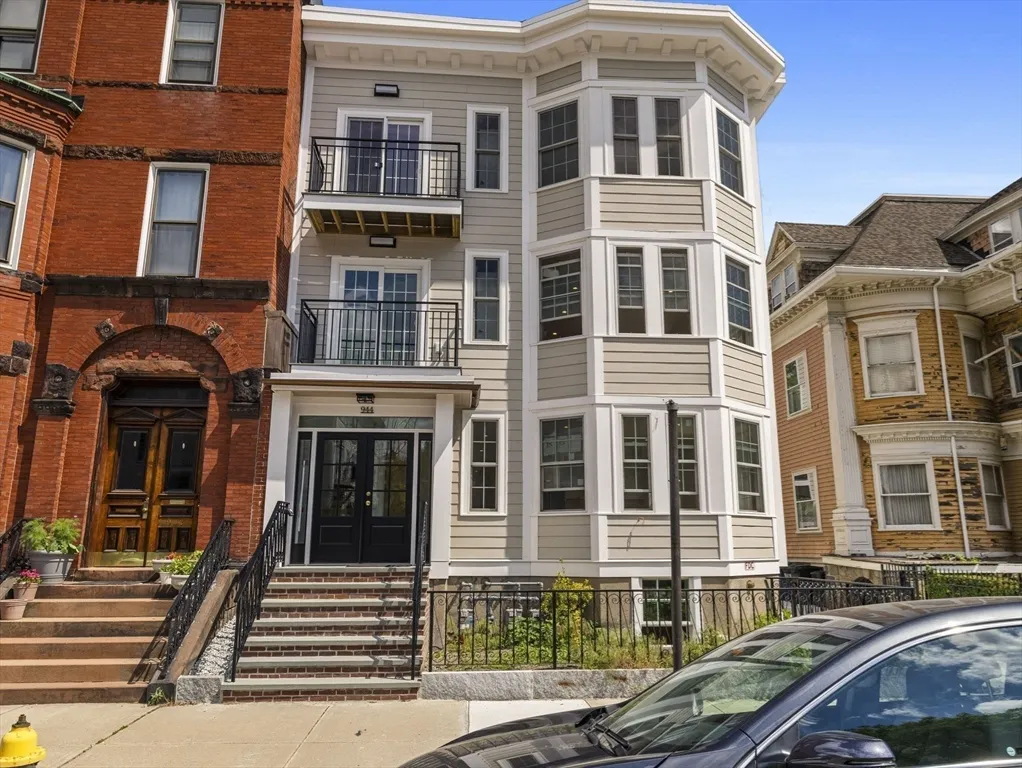 944 East Broadway, South Boston