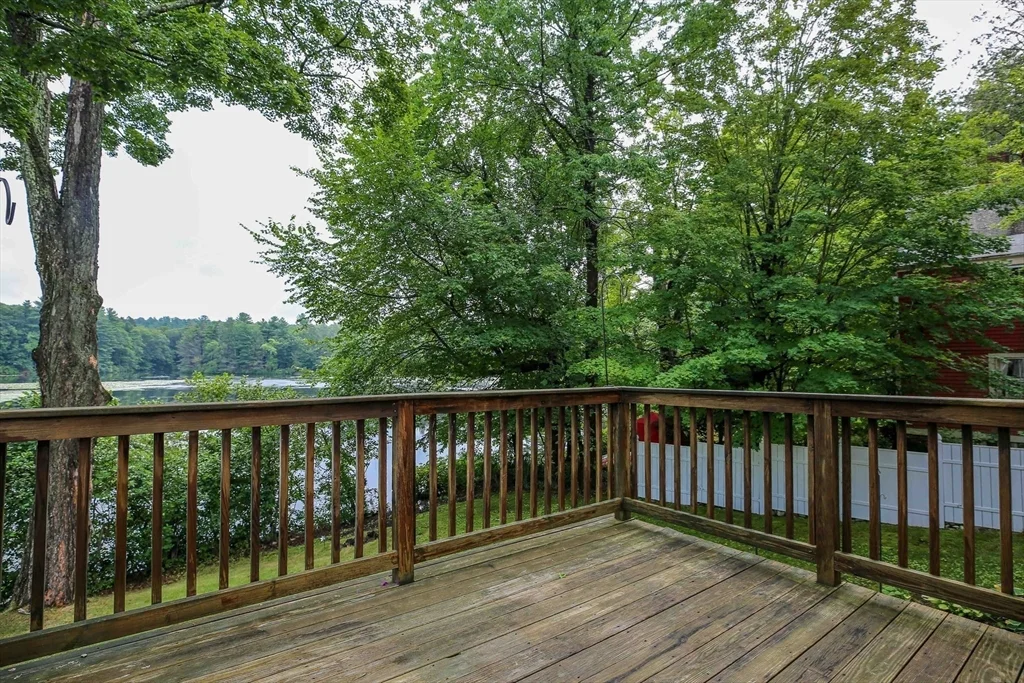 142 Olean St, Tatnuck