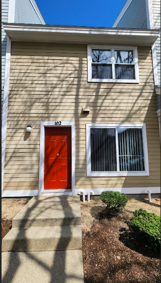 102 North Point Dr, Dorchester