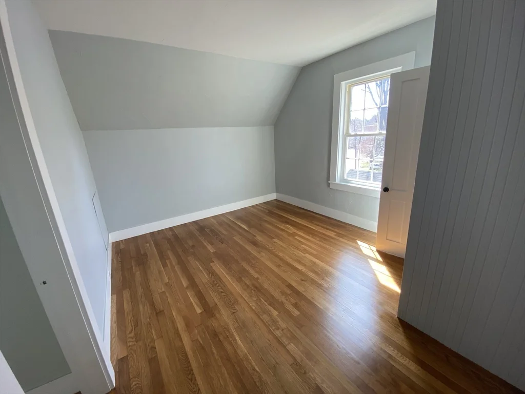 74 Moore Ave, Warren