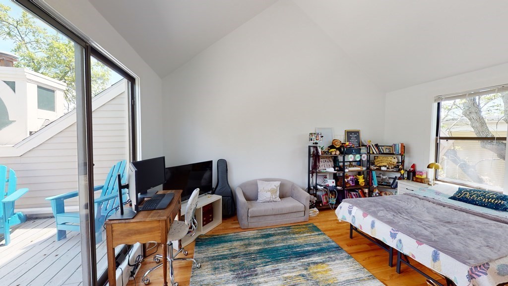 15 Roberts Rd, Harvard Square