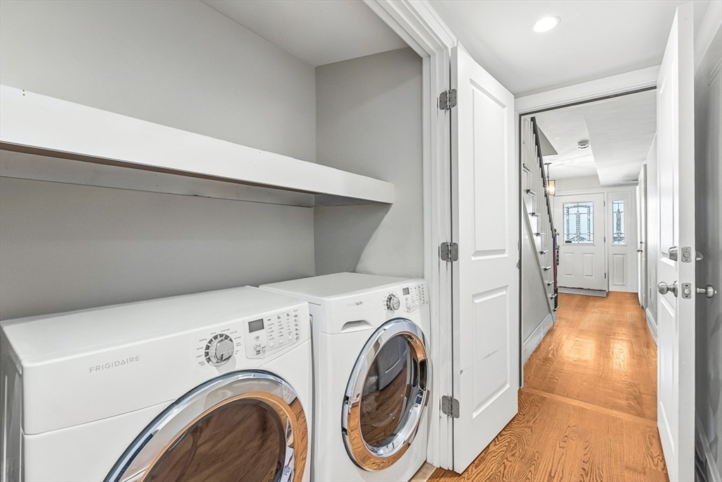 30 Middle St, South Boston