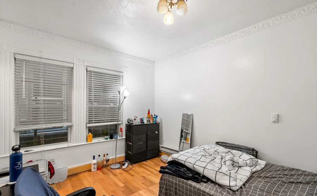 78 Hillside St, Mission Hill