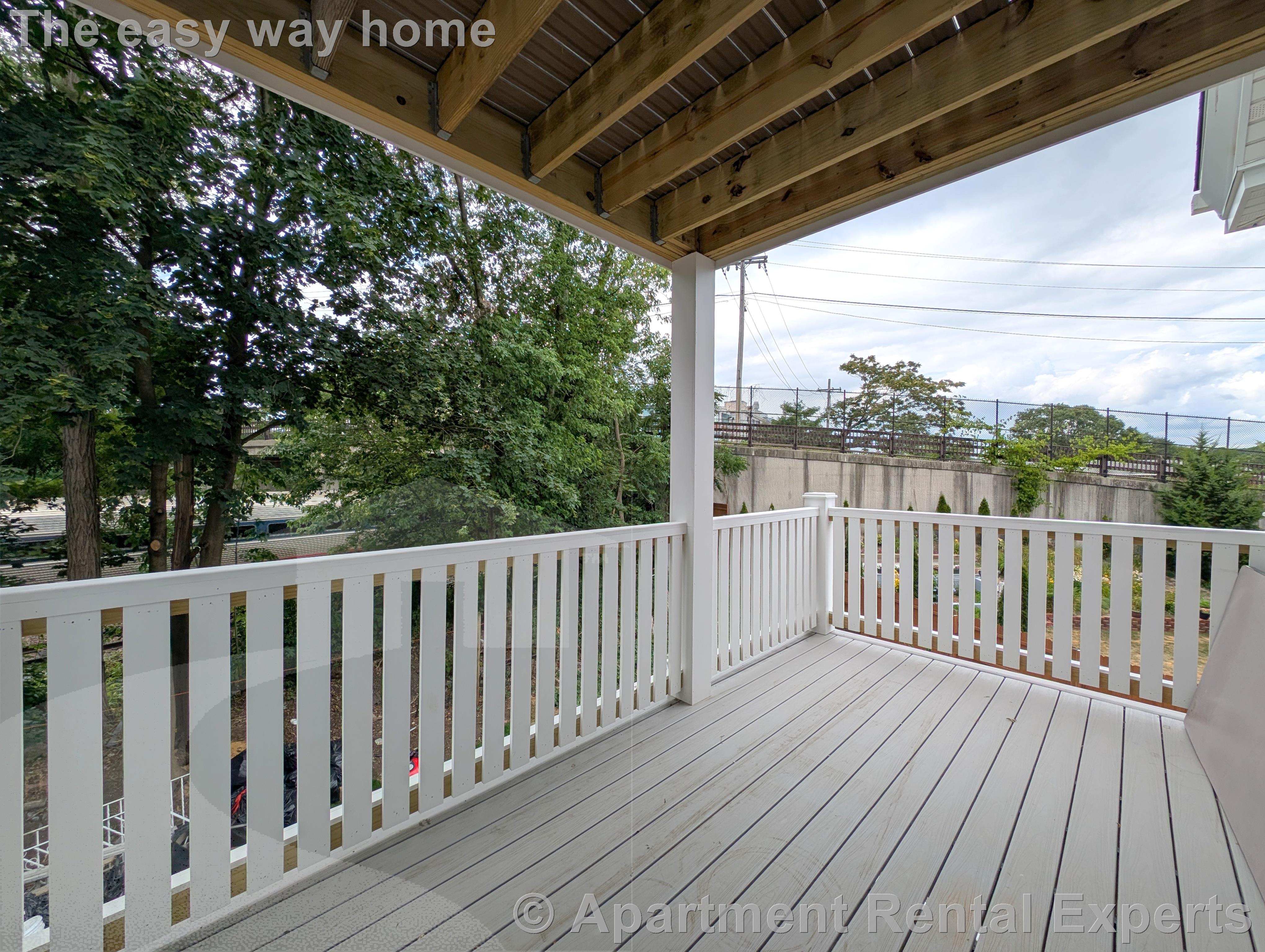 86 Orchard St, Tufts