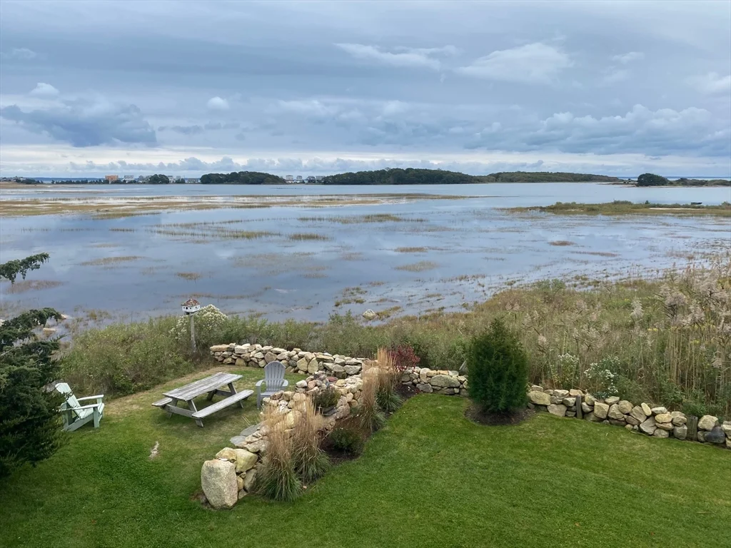 4 Creek St, Mattapoisett