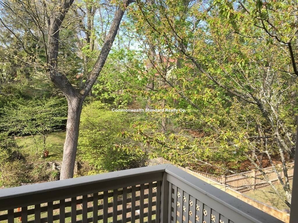 15 Hillside Rd, Newton Highlands