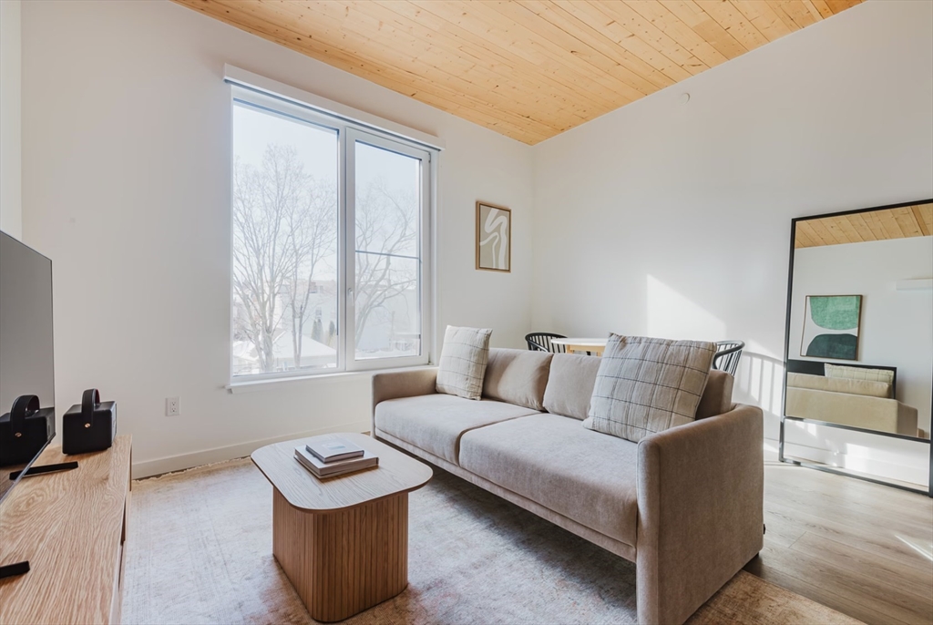 154 Broadway, East Somerville