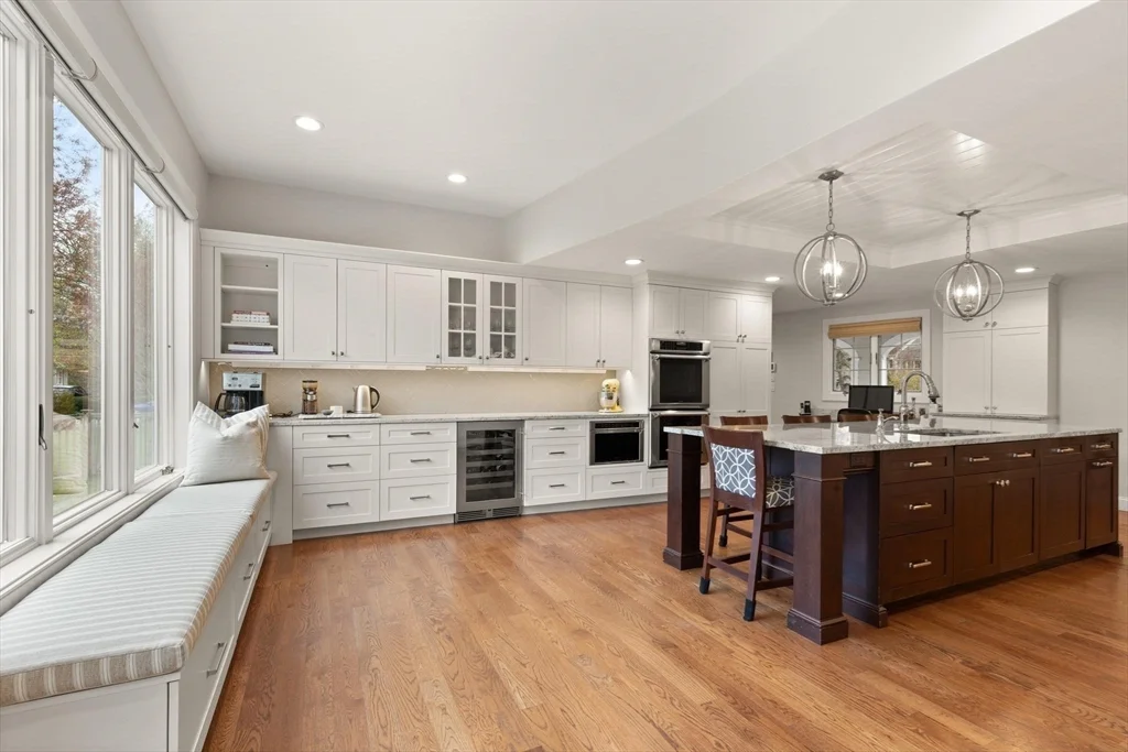 25 Saddle Club Rd, Lexington