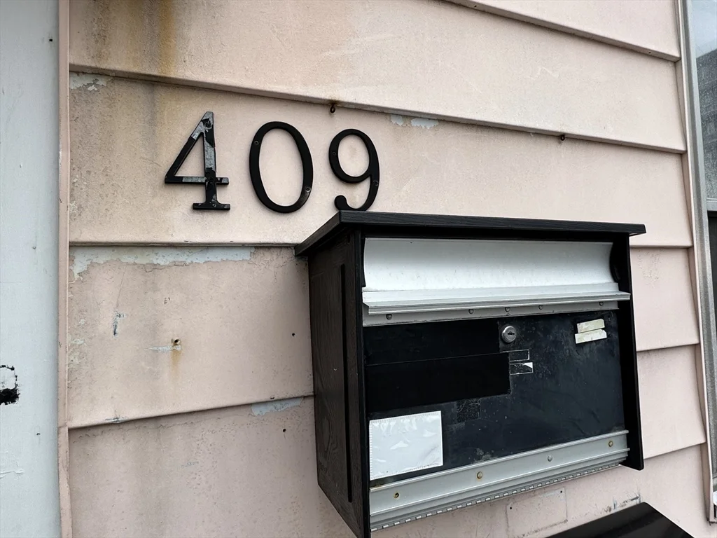 409 Moody St, Lowell