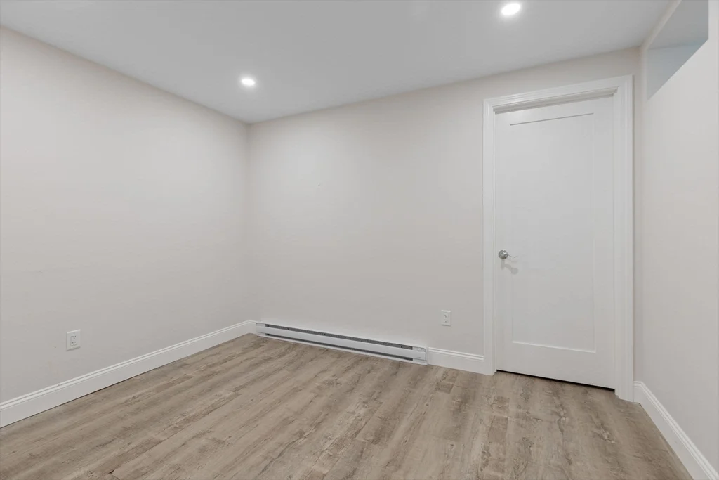 24 Carthay Cir, Newton Highlands