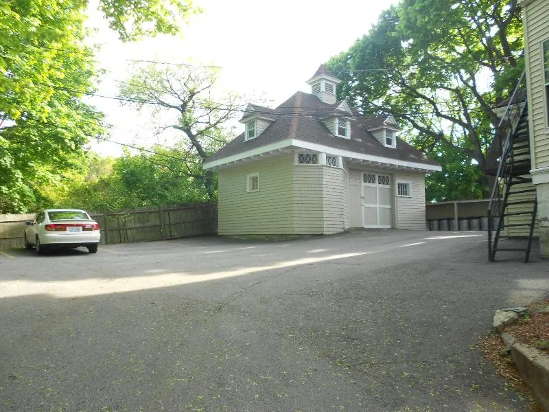 592 Cambridge St, Brighton