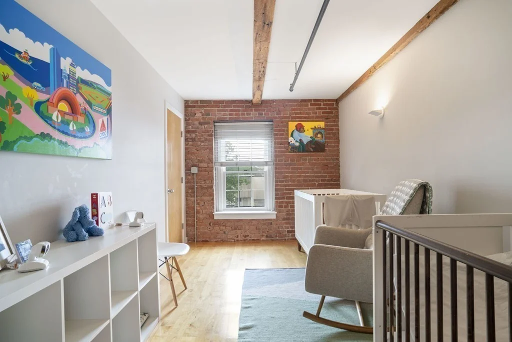 8 Newcomb, Roxbury