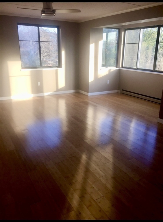 200 Ledgewood Dr, Stoneham