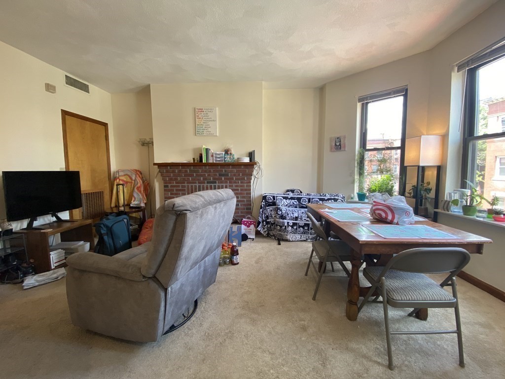 52 Gainsborough St, Fenway