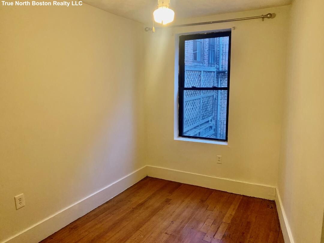 13 Charter St, North End