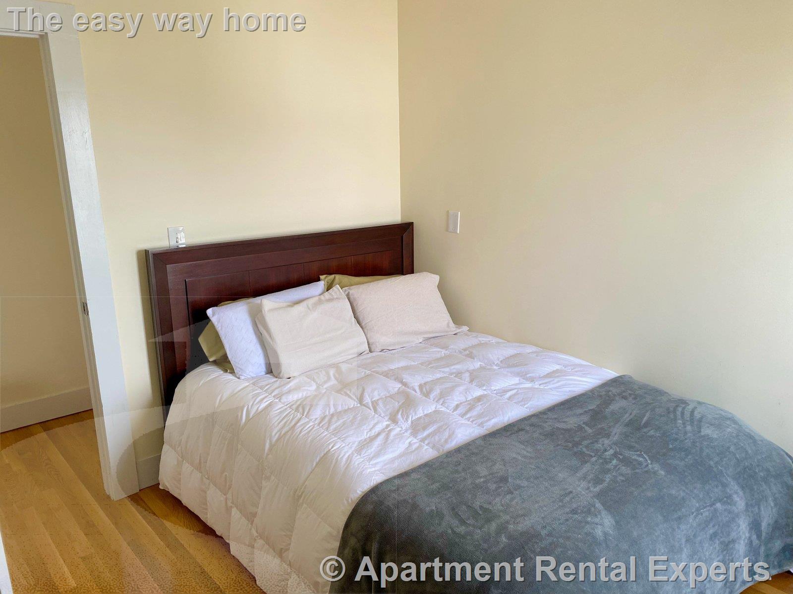 14 Rockland Pl, Malden Center