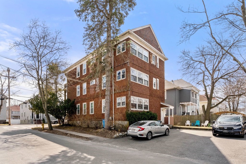 172 Beech St, Belmont