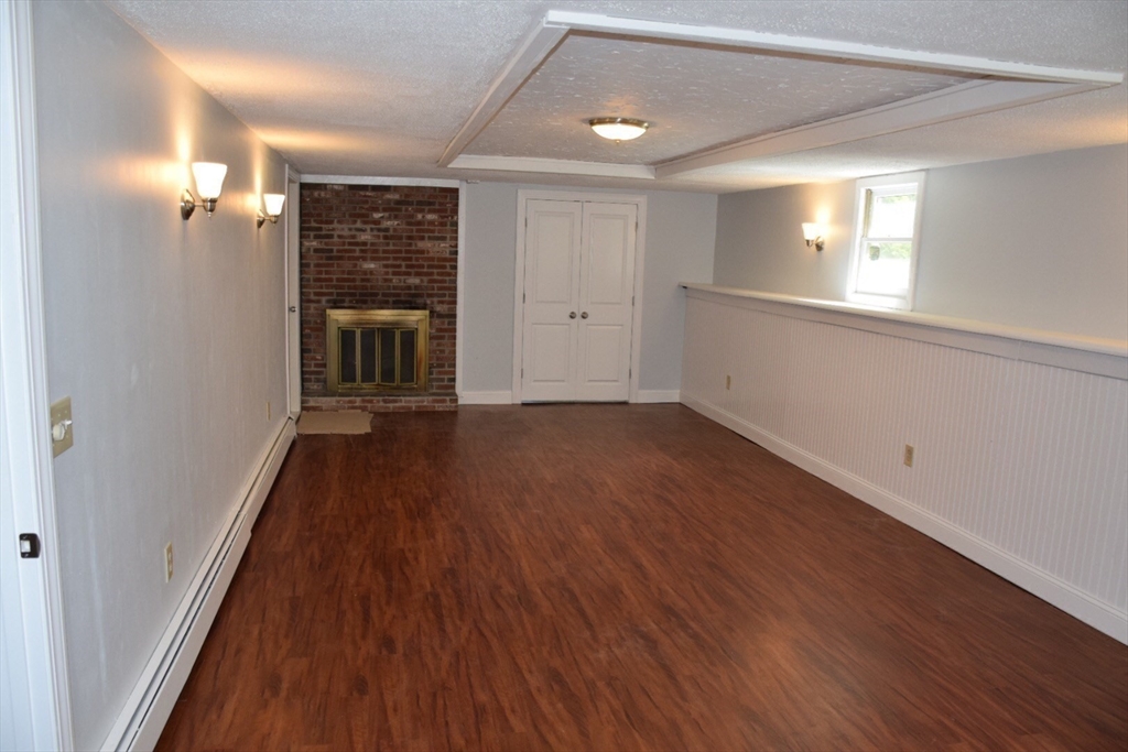 3 Old Village Rd, Fiskdale