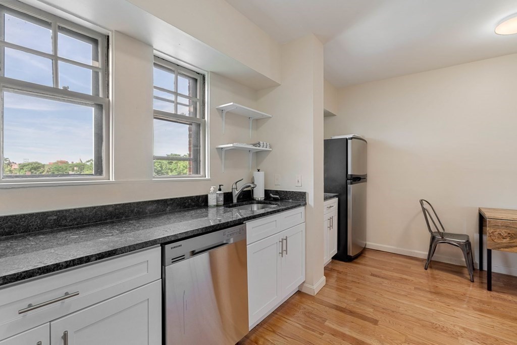 993 Memorial Dr, Harvard Square