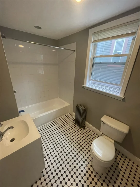 5 Sunset St, Mission Hill