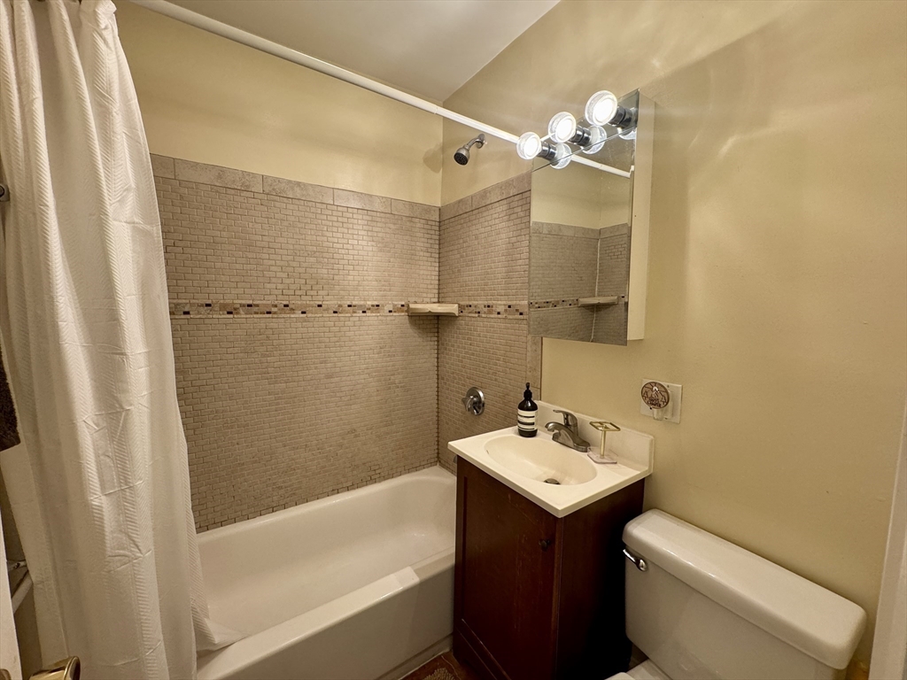 169 Beacon St, Back Bay