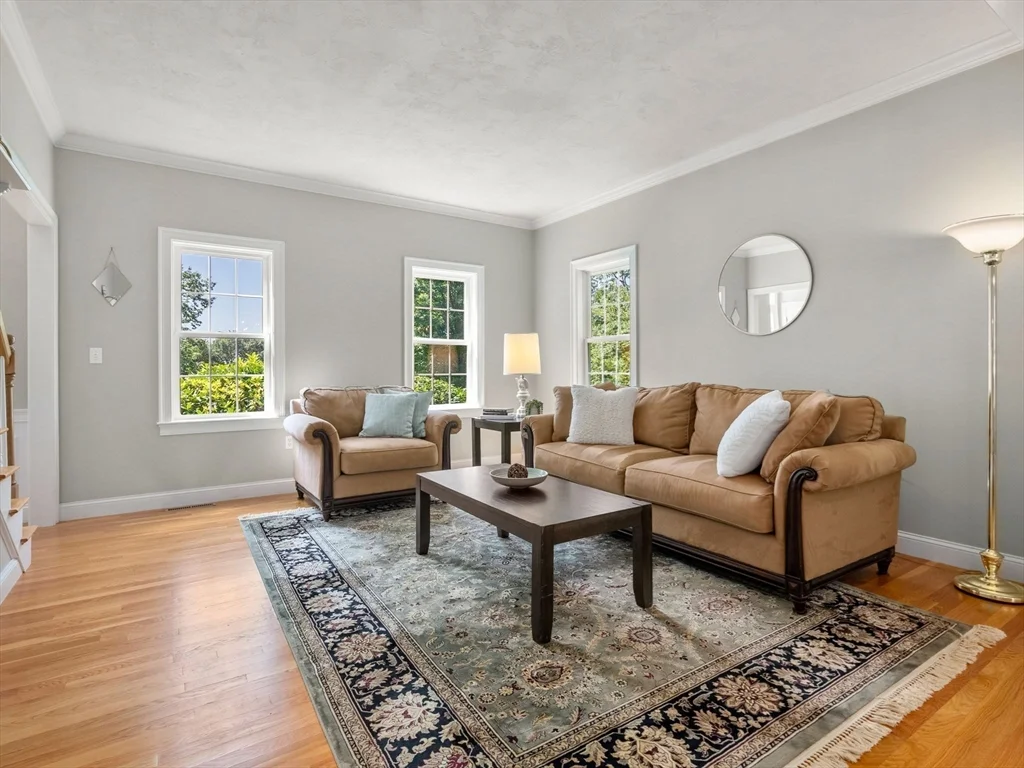 13 Breakneck Hill Rd, Hopkinton