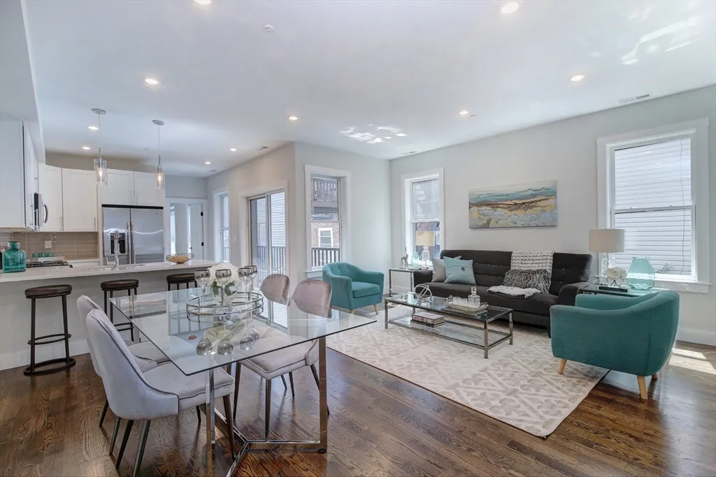 65 Border St, East Boston