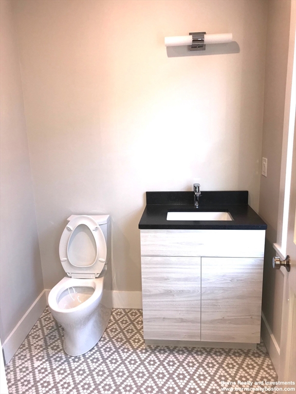 2 Gifford Pl, South Boston