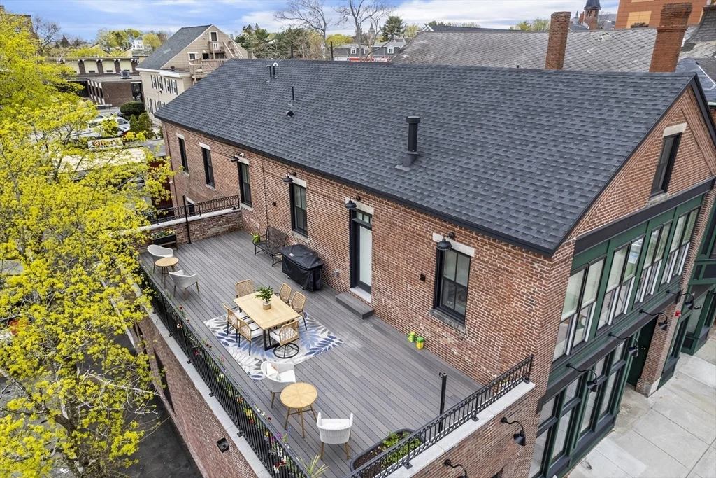 140 Middlesex, Downtown