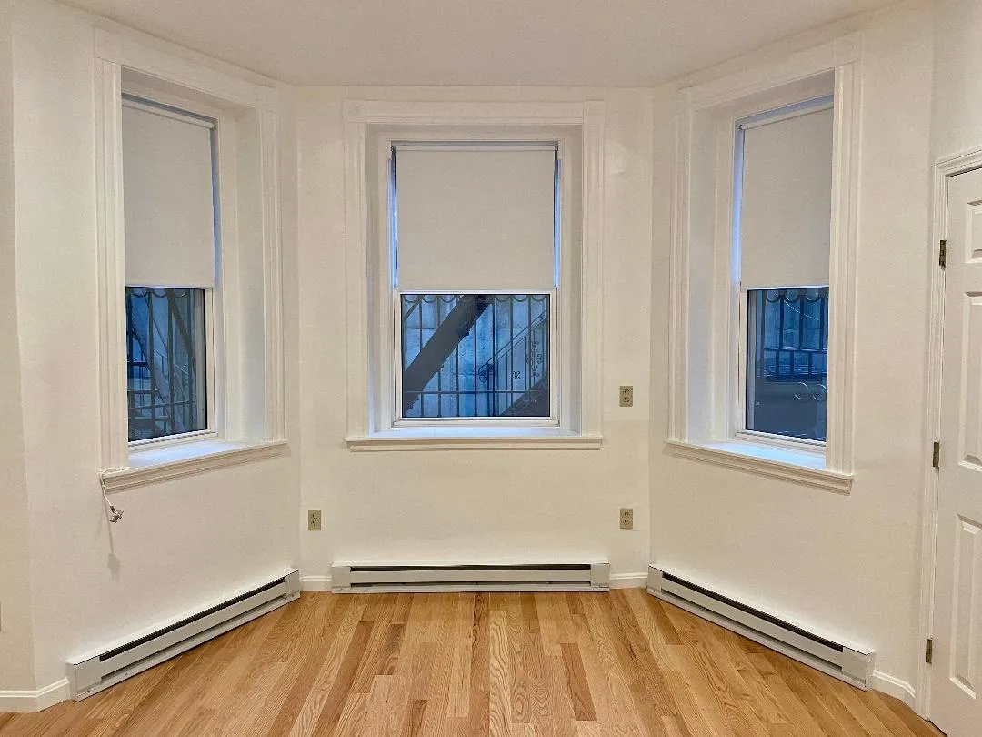 1077 Beacon St, Longwood