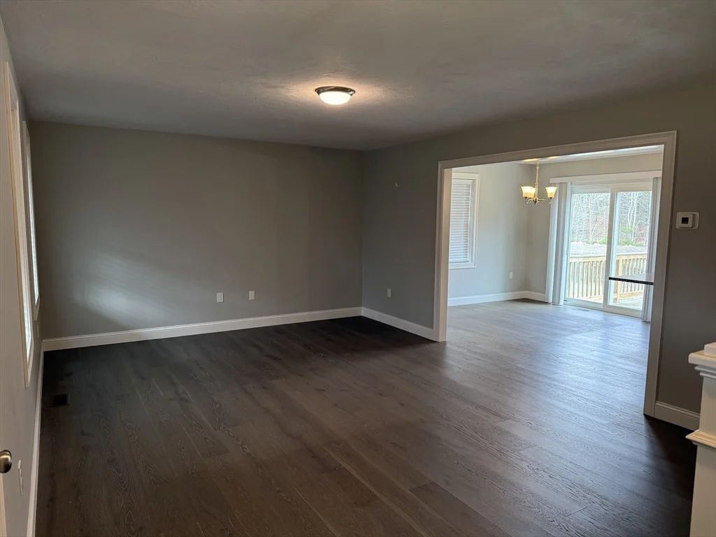5 Pauline Way, Lakeville