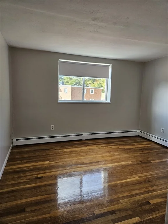 572 Cummins Highway, Mattapan