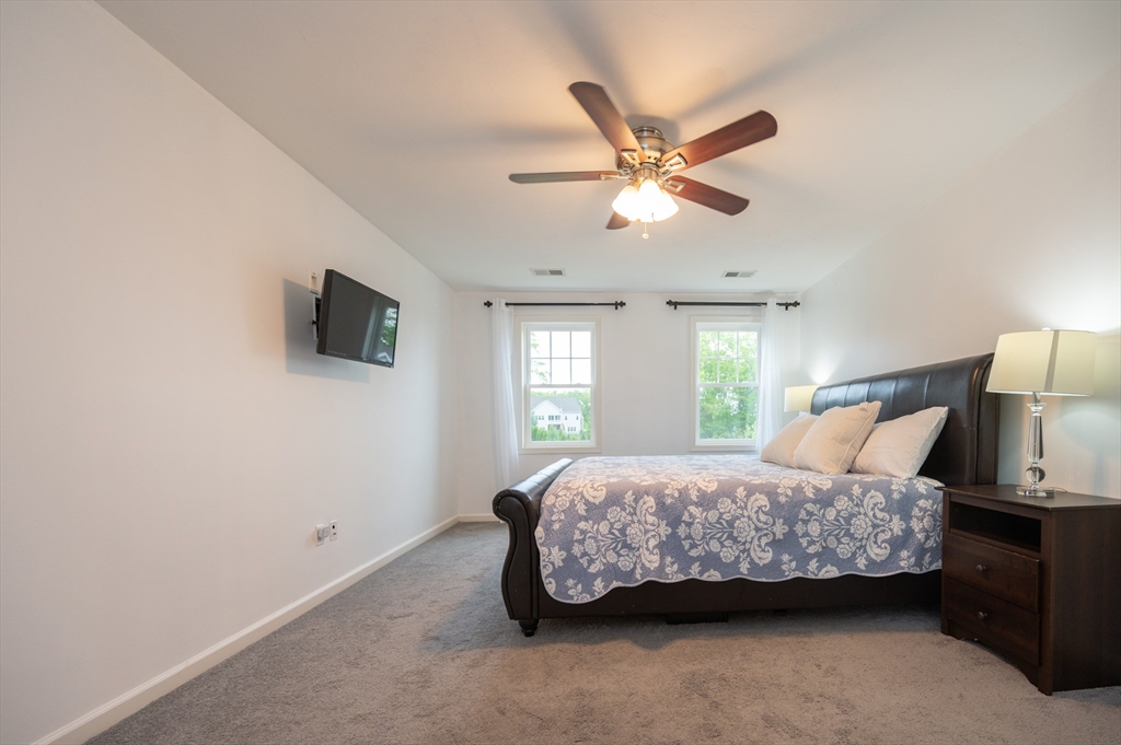 7 Willow Brook Ln, Blackstone