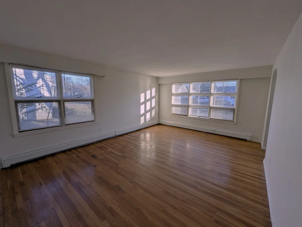 44 Barrington Rd, Longmeadow