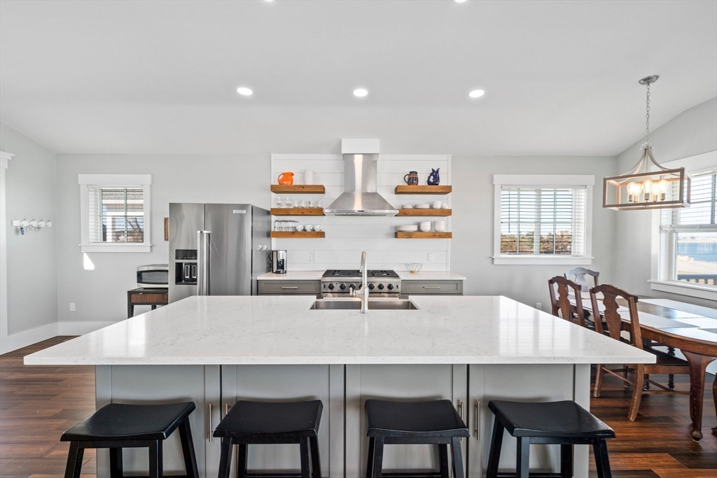 61 Gurnet Rd, Duxbury