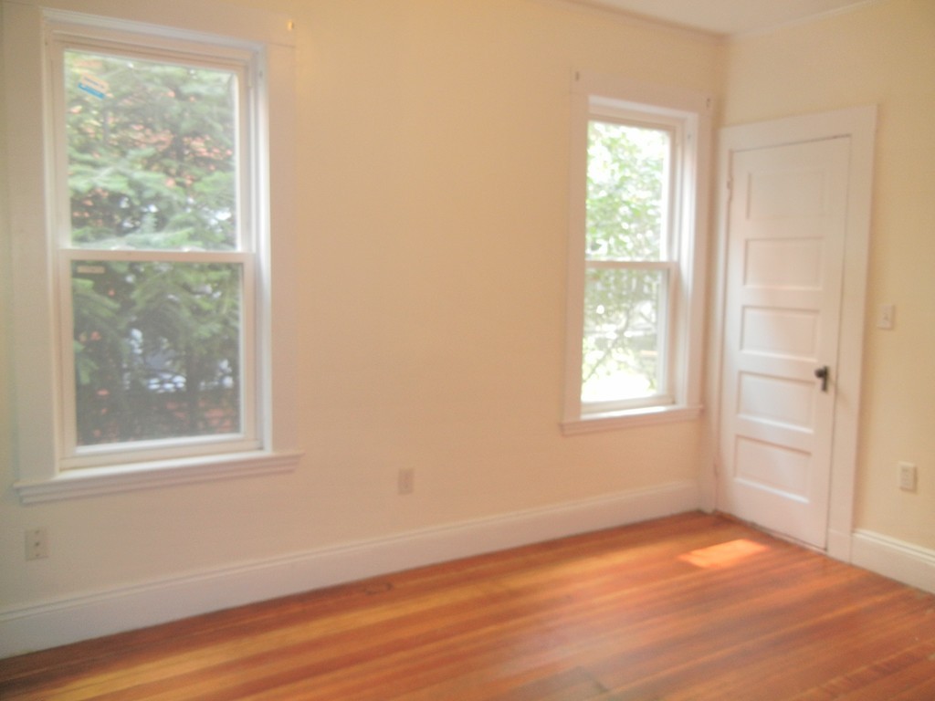 8 Pleasant St, Dorchester