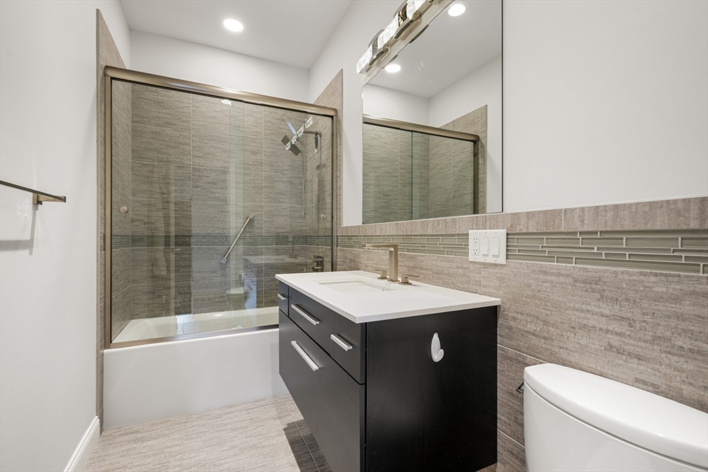 28 Atlantic Ave, Waterfront