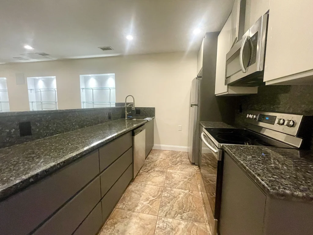 25 Saint Mary's Ct, Brookline