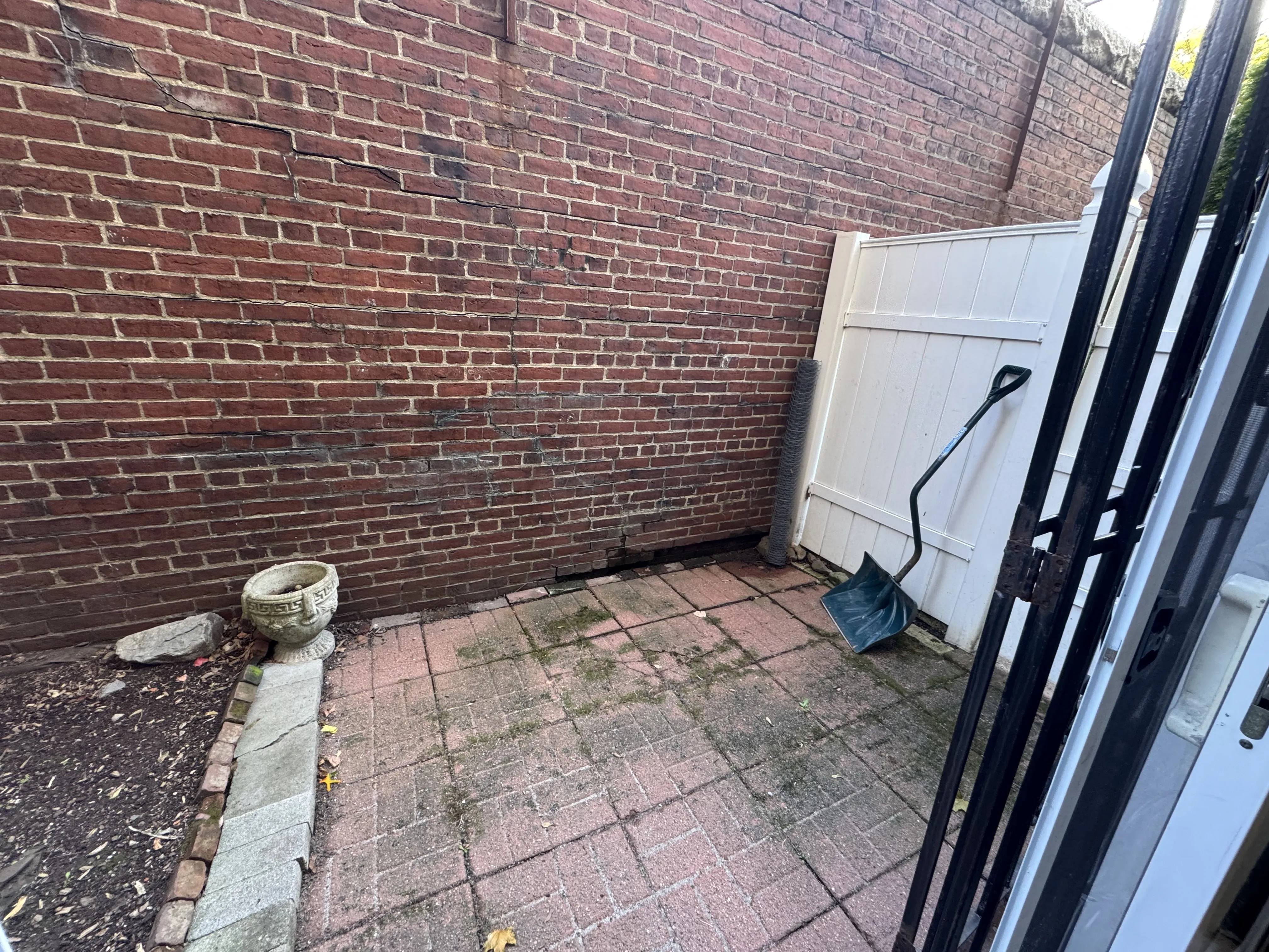 352 Riverway, Mission Hill