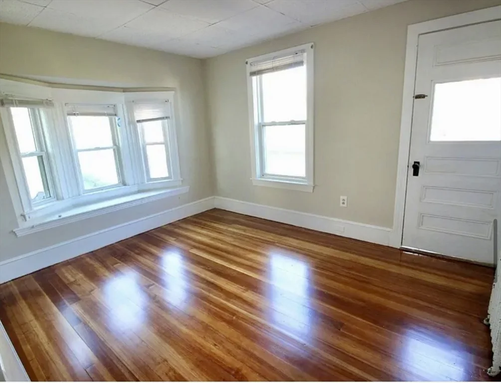 14 Dow St, West Somerville