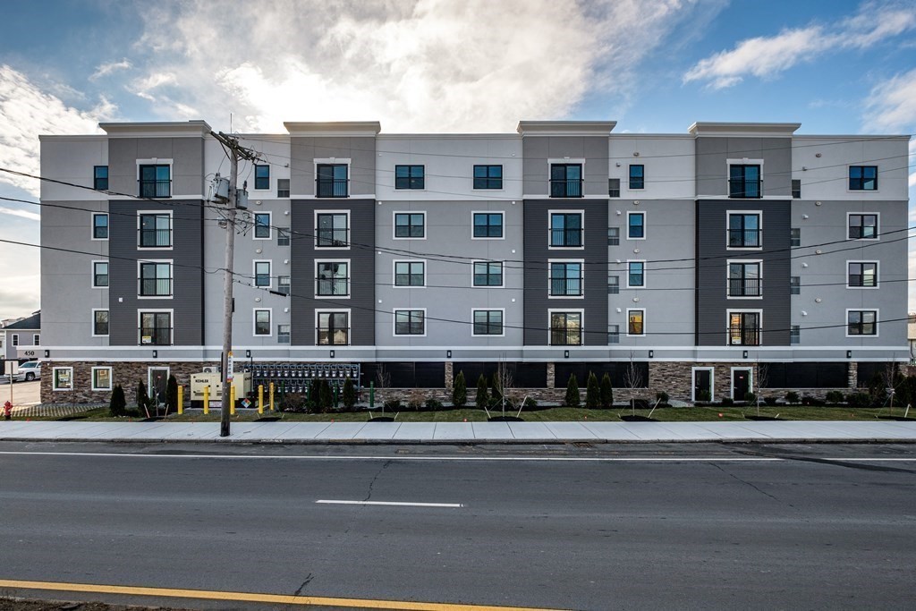 450 American Legion Hwy, Revere