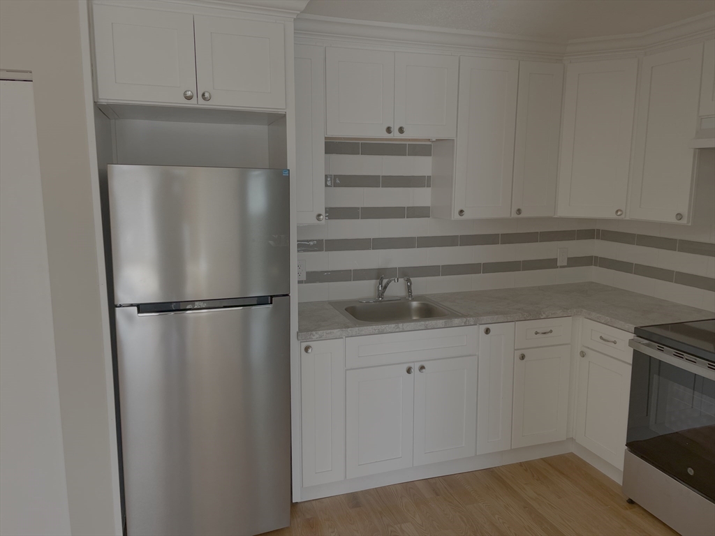 44 Maple St, Hyde Park