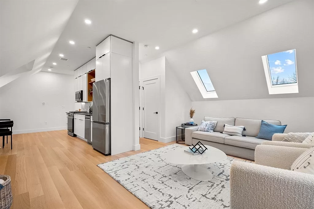 93 Cowper St, East Boston