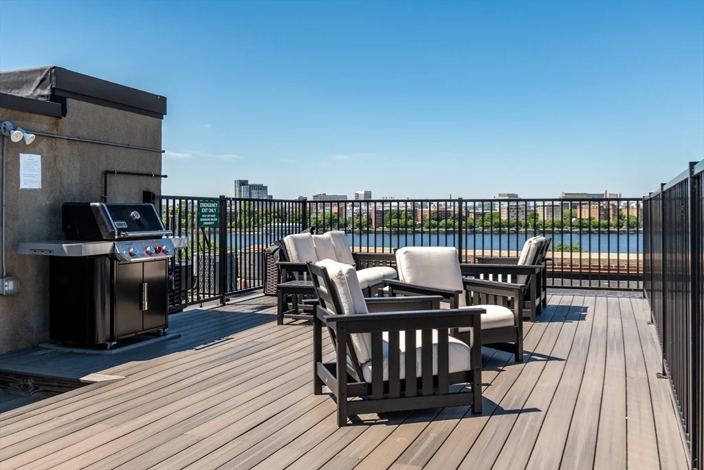 7 Bay State Rd, Fenway